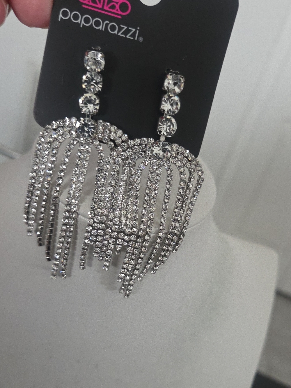 Paparazzi Tapered Twilight White Earrings NWT